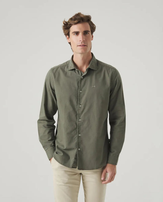 Camisa oxford tintada khaki | SCOTTA